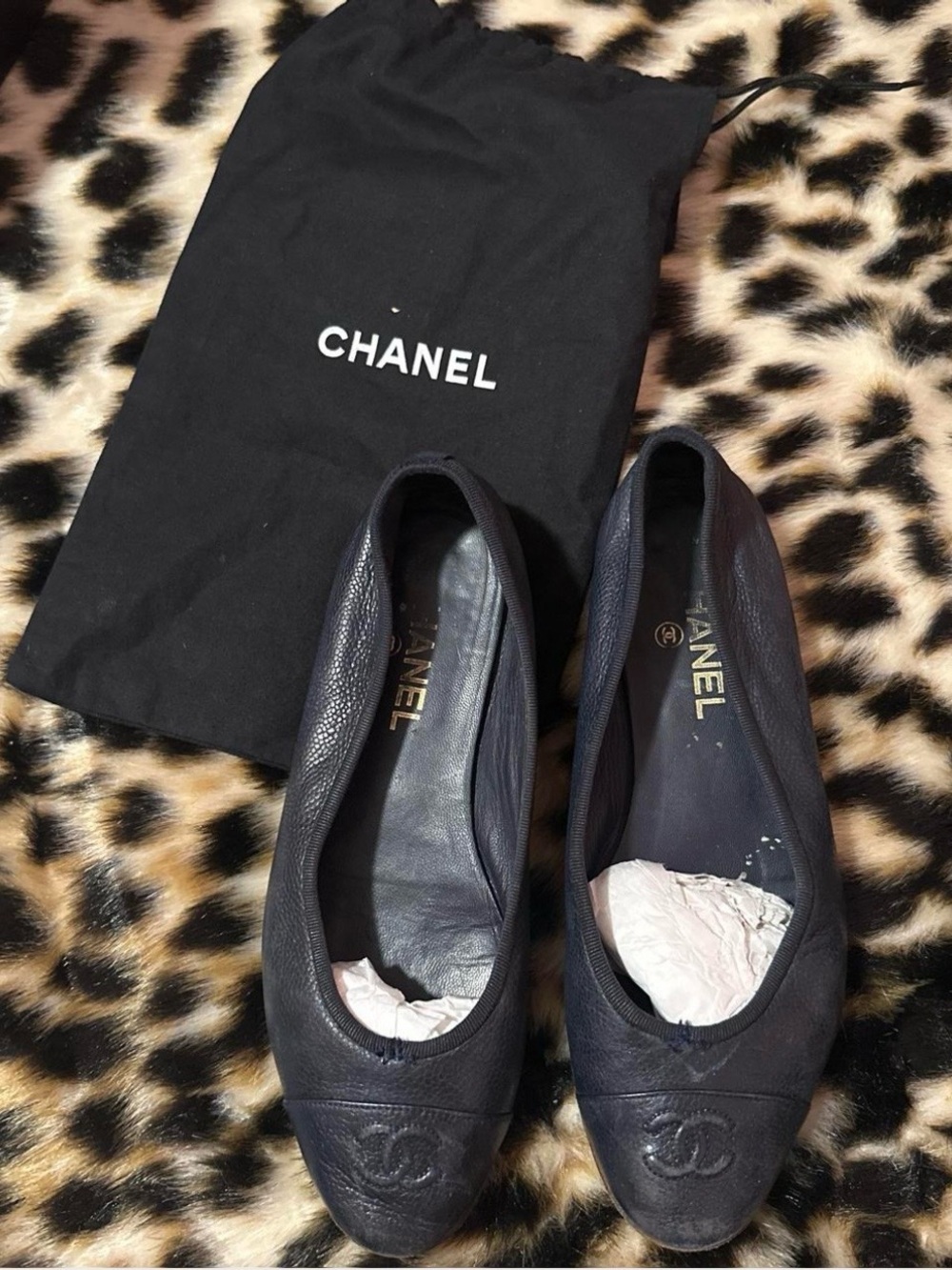 CHANEL Navy Leather CC Logo Ballet Flats